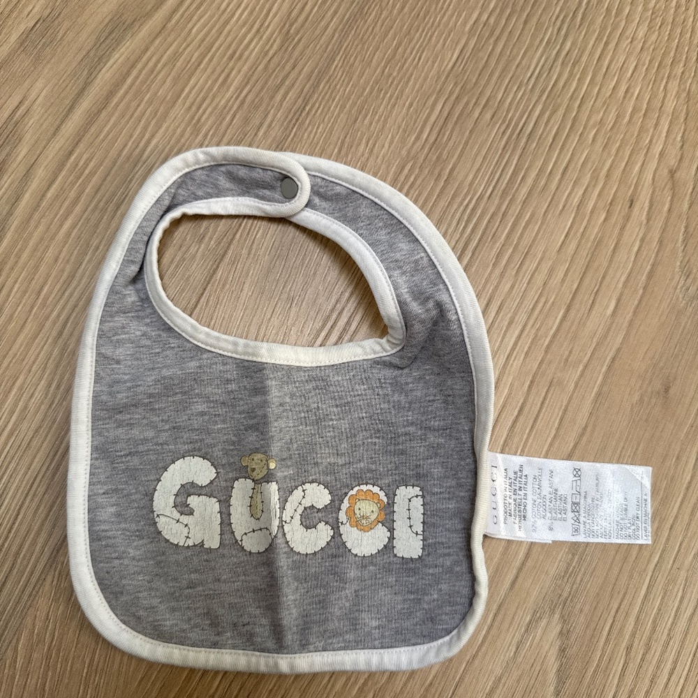 Gucci baby bib